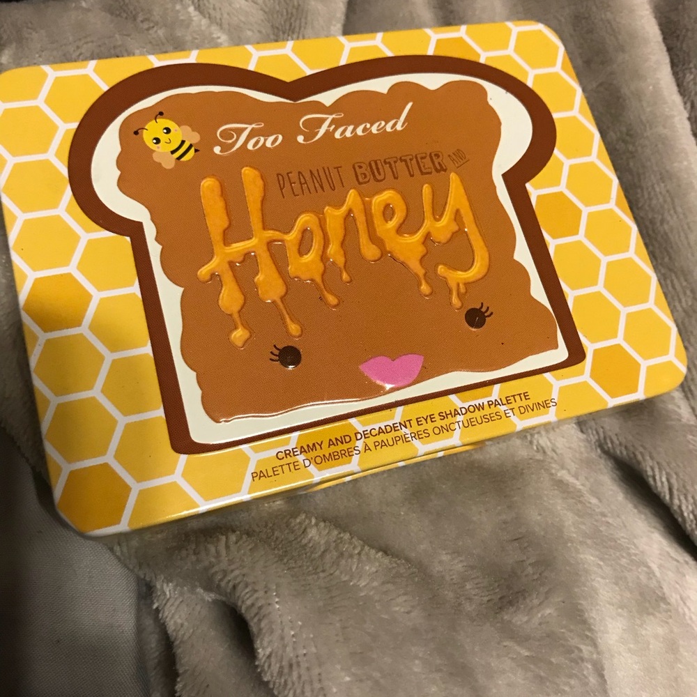 Too Faced Peanut Butter & Honey Palette